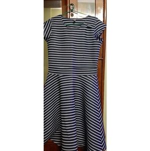 Size: S Color: Navy blue and white.